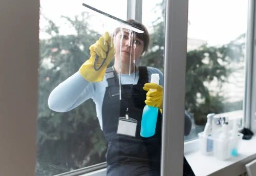 Nettoyage de vitres intérieures et extérieures à Parmain